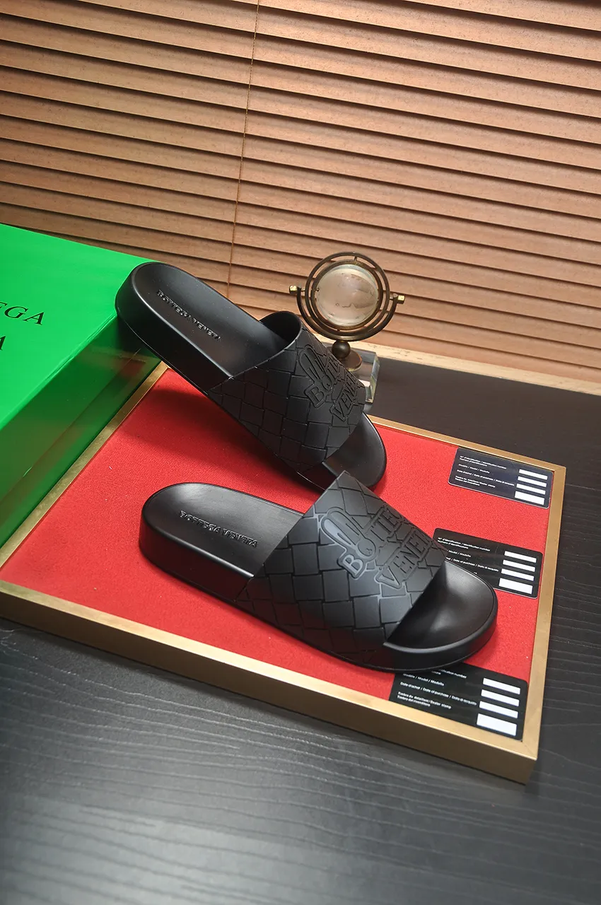 Men's shoes 💰260💶 [Botteg Venetta (BV)] (Slippers) Exclusive new model Official website new model The upper is made of superior top quality Delicate hand feel Luxurious texture Tailored for refined men Create a noble aura Delicate and regular Mark hand stitching Smooth lines Full sheepskin lining, comfortable to wash sweat 38-45
